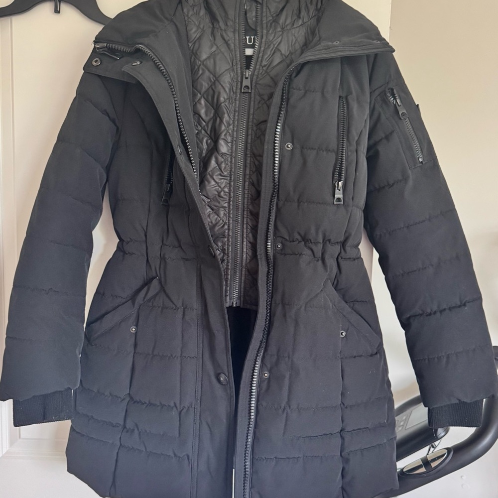 Guess, Nicely used twice only Black Puffer Jacket/Hood and Weather-Resistant. - Picture 5 of 16